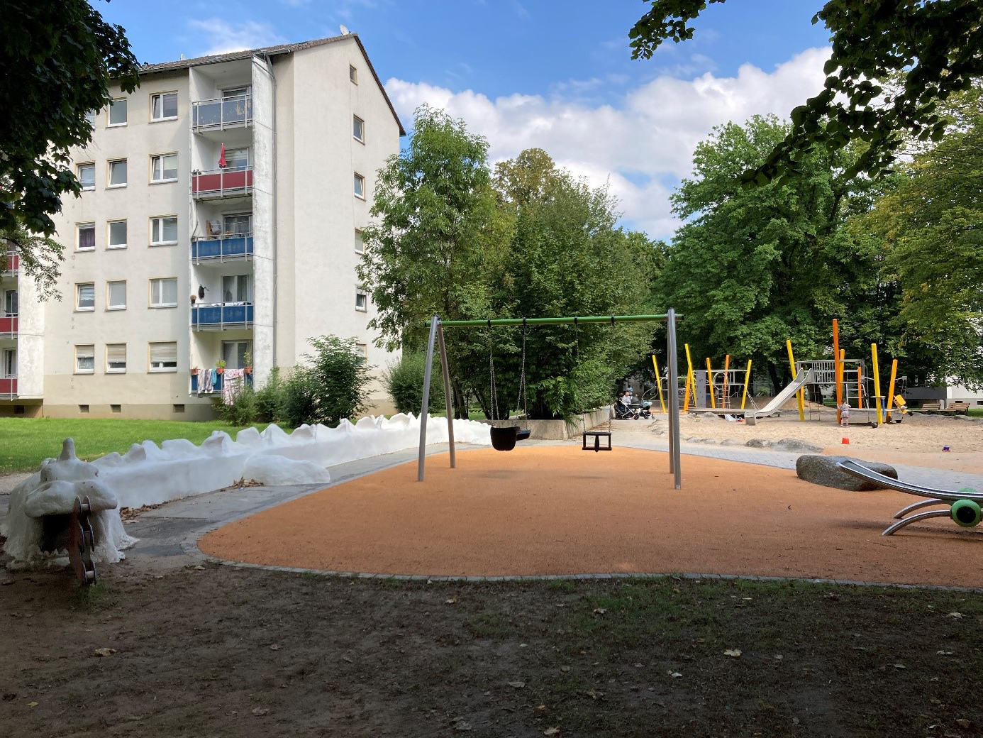 Der Spielplatzdrache in der CarlSonnenscheinSiedlung erstrahlt bald